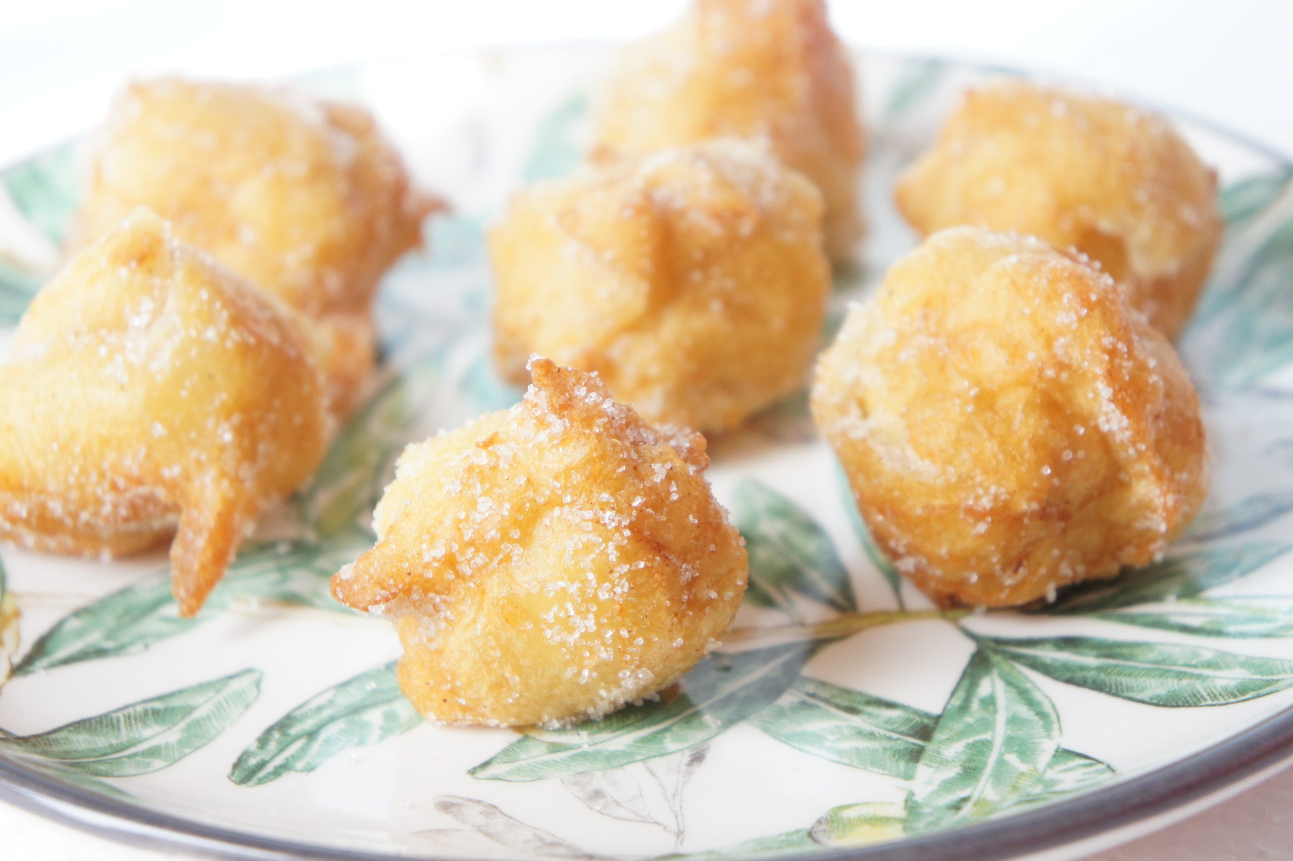 Buñuelos dulces fritos